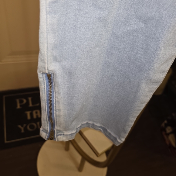 Light Blue Women's Cargo Jeans Nwot Plus - Picture 2 of 8
